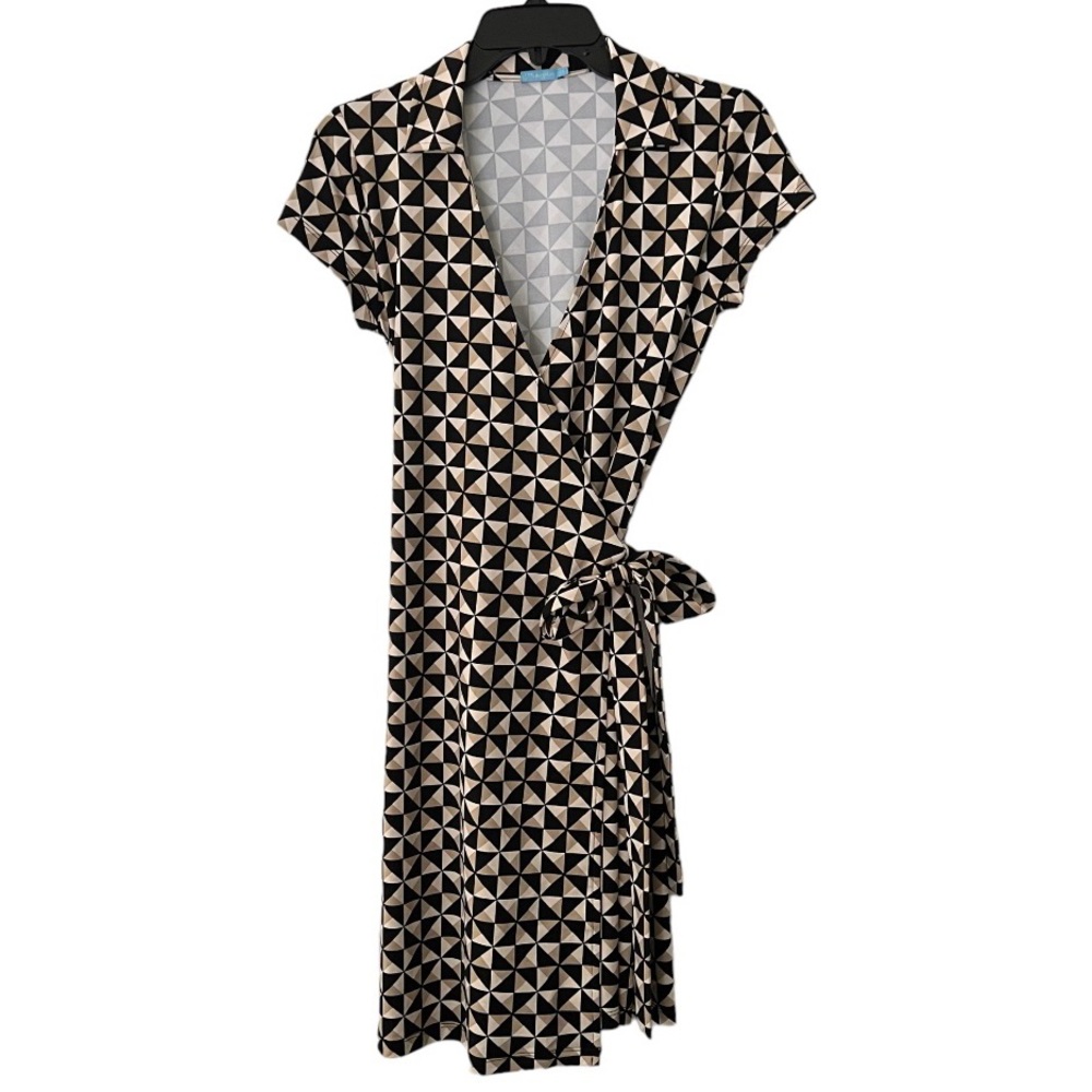 J. McLaughlin Wrap Dress with Geometric Design Size XS Black, Off White, Khaki